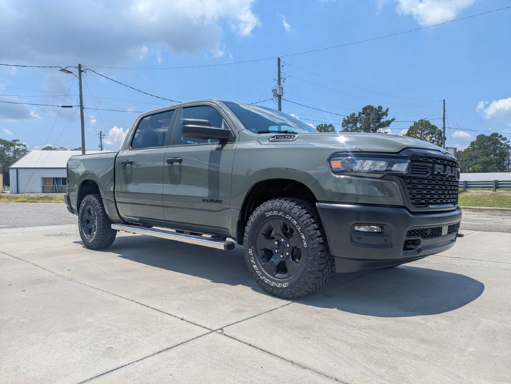 New 2026 Ram 1500 WARLOCK CREW CAB 4X4 5'7 BOX Pickup