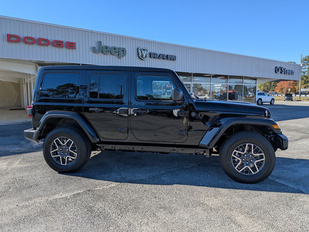 2026 Jeep Wrangler 4-Door Sahara - Photo 4