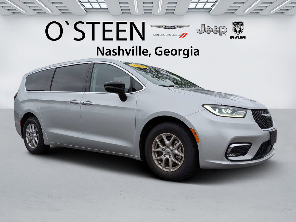 Used 2024 Chrysler Pacifica Touring L Minivan/Van