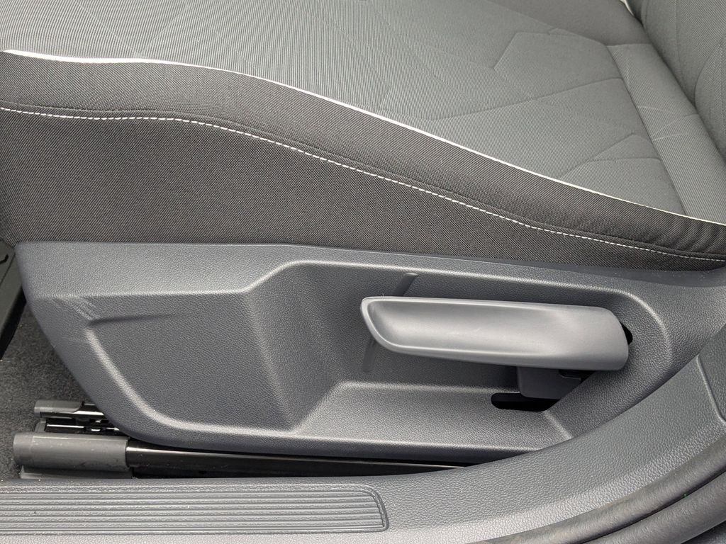 2026 Volkswagen Jetta Sport - Photo 19