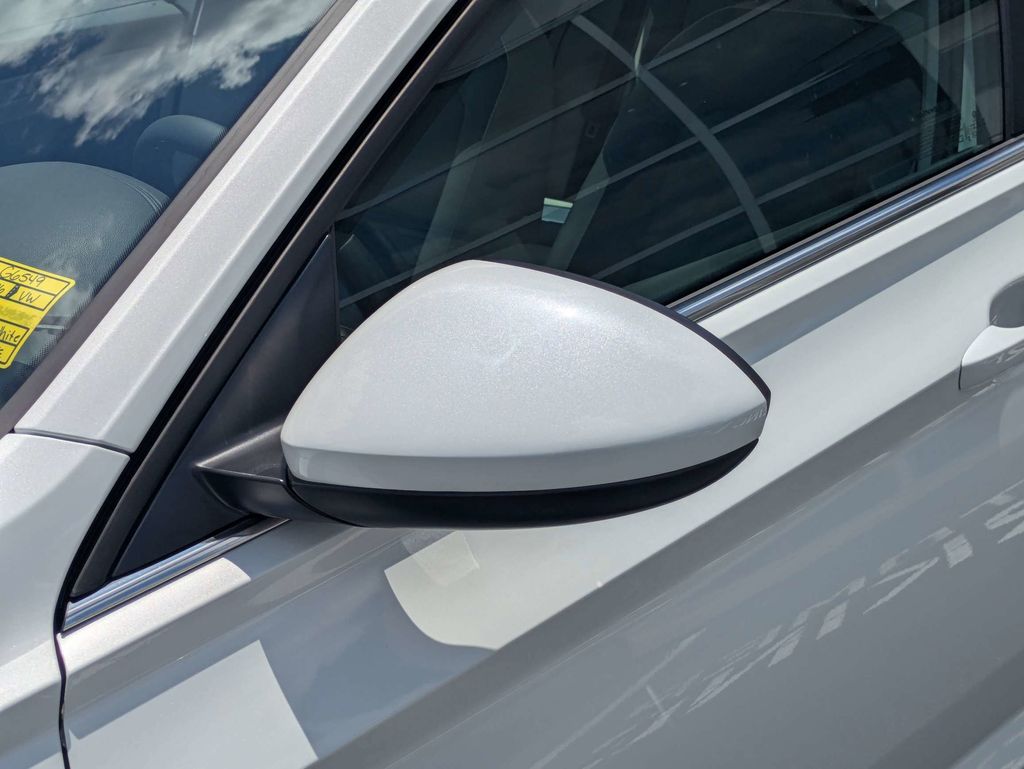 2026 Volkswagen Jetta SE - Photo 13