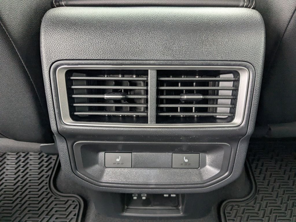 2026 Volkswagen Atlas Cross Sport SEL Premium R-LINE - Photo 17