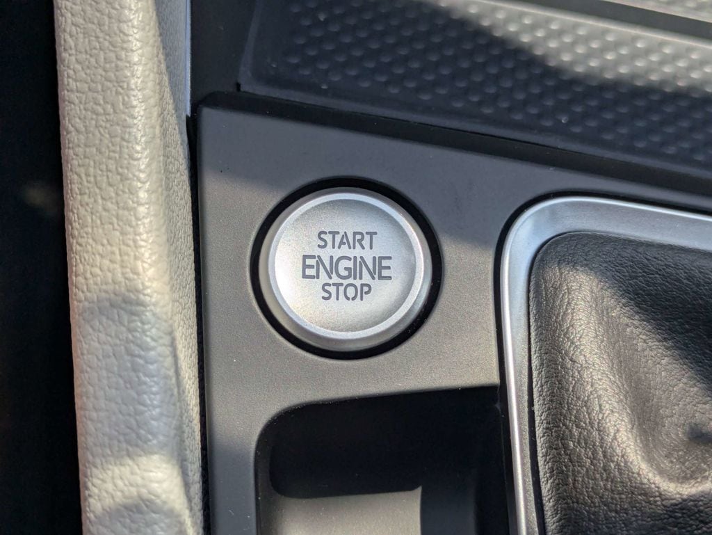 2026 Volkswagen Jetta SE - Photo 34