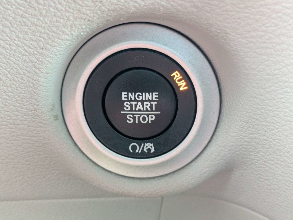 2023 Chrysler Voyager LX - Photo 33