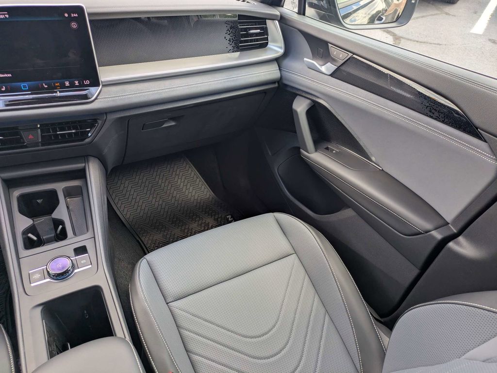 2026 Volkswagen Tiguan SE R-LINE BLACK - Photo 19