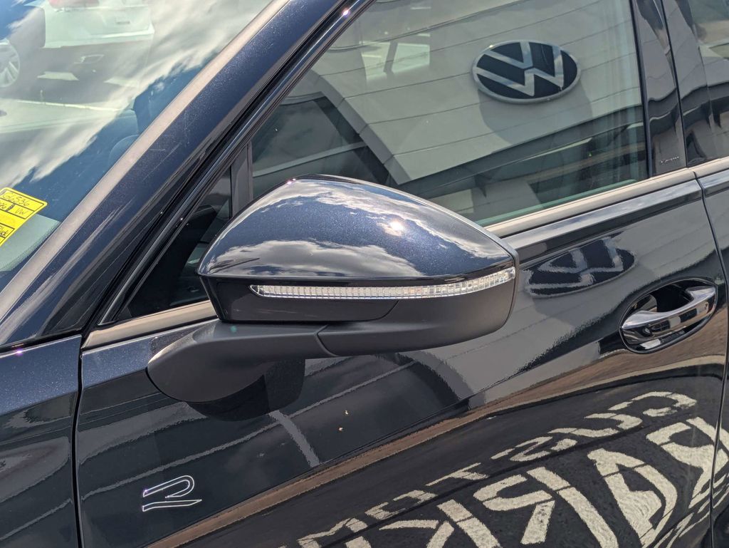 2026 Volkswagen Tiguan SE R-LINE BLACK - Photo 13