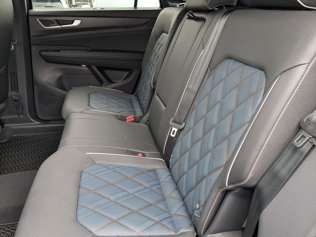 2026 Volkswagen Atlas Cross Sport SEL Premium R-LINE - Photo 16