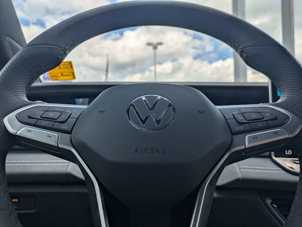 2026 Volkswagen Tiguan SE R-LINE BLACK - Photo 33