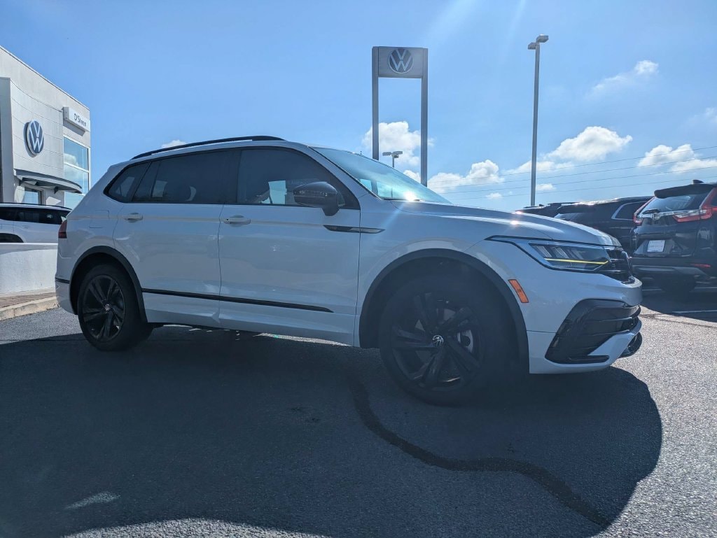 Certified 2023 Volkswagen Tiguan 2.0T SE R-Line Black SUV