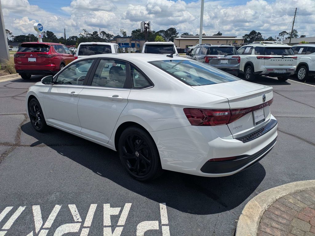 2026 Volkswagen Jetta SE - Photo 7