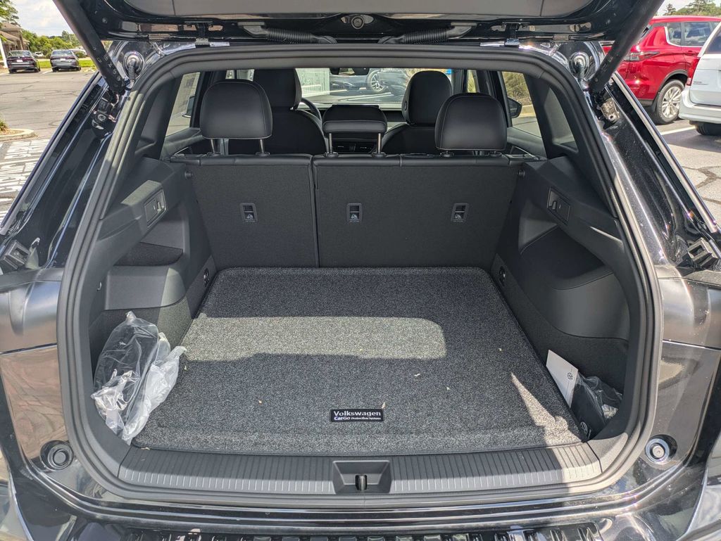 2026 Volkswagen Tiguan SE R-LINE BLACK - Photo 14