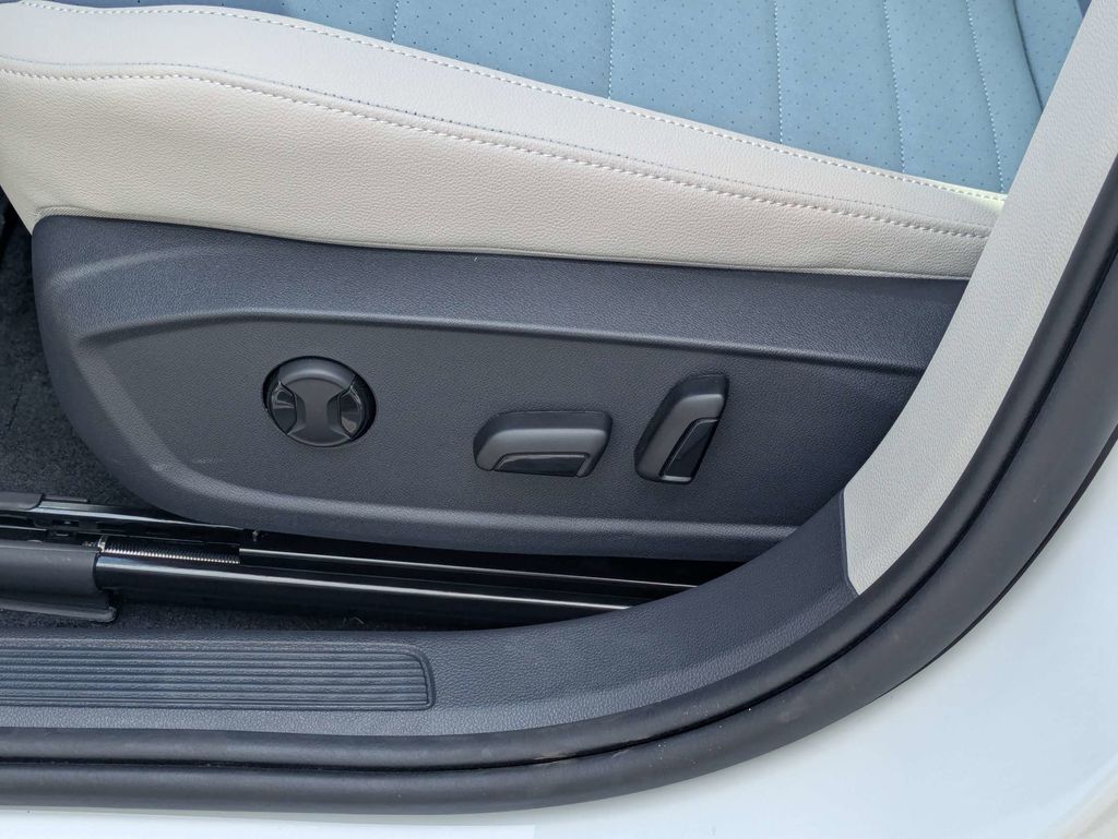 2026 Volkswagen Jetta SE - Photo 19