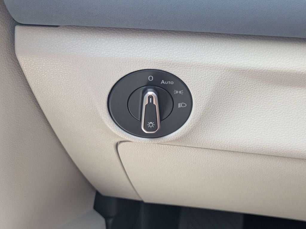 2026 Volkswagen Jetta SE - Photo 25