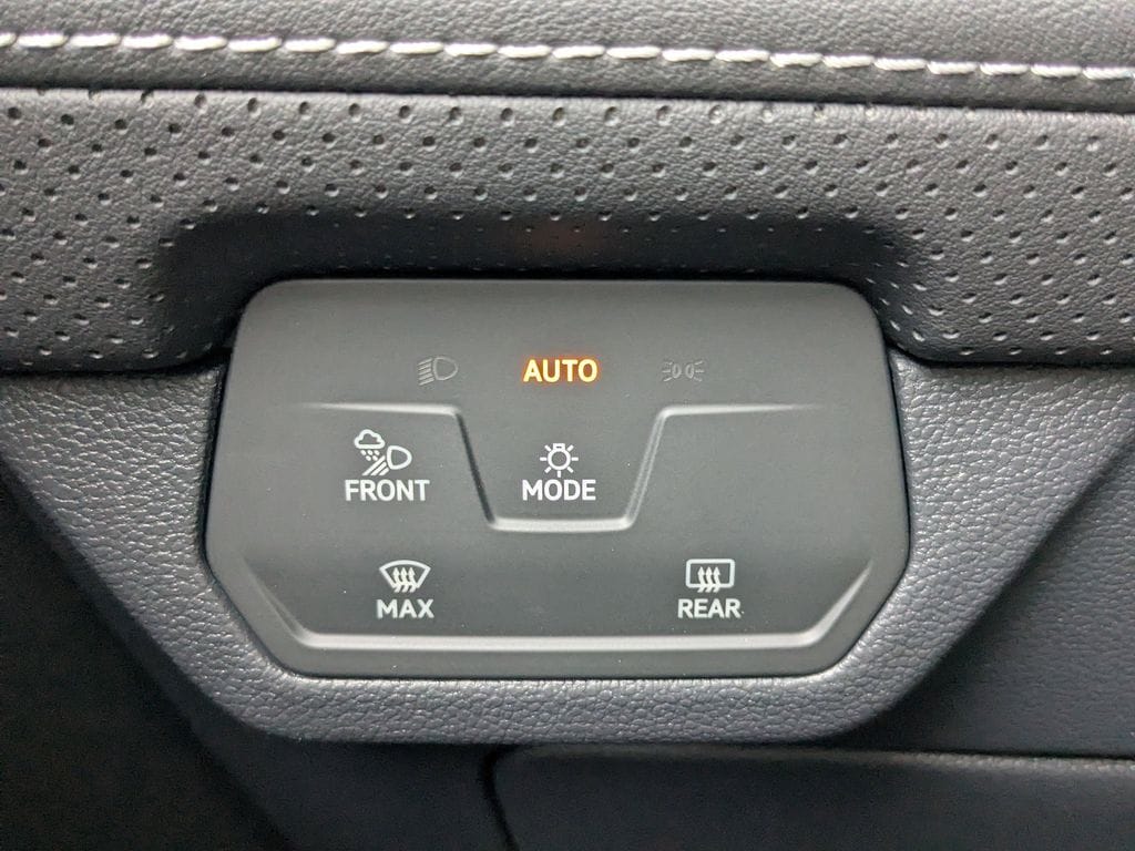 2026 Volkswagen Atlas Cross Sport SEL Premium R-LINE - Photo 28