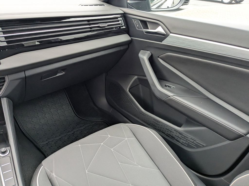 2026 Volkswagen Jetta Sport - Photo 16