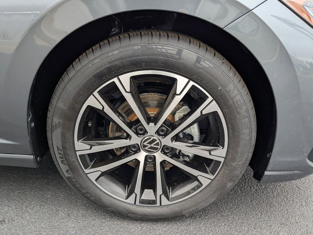 2026 Volkswagen Jetta Sport - Photo 12