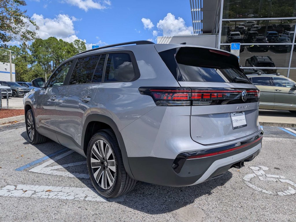 New 2027 Volkswagen Atlas SE w/Technology SUV