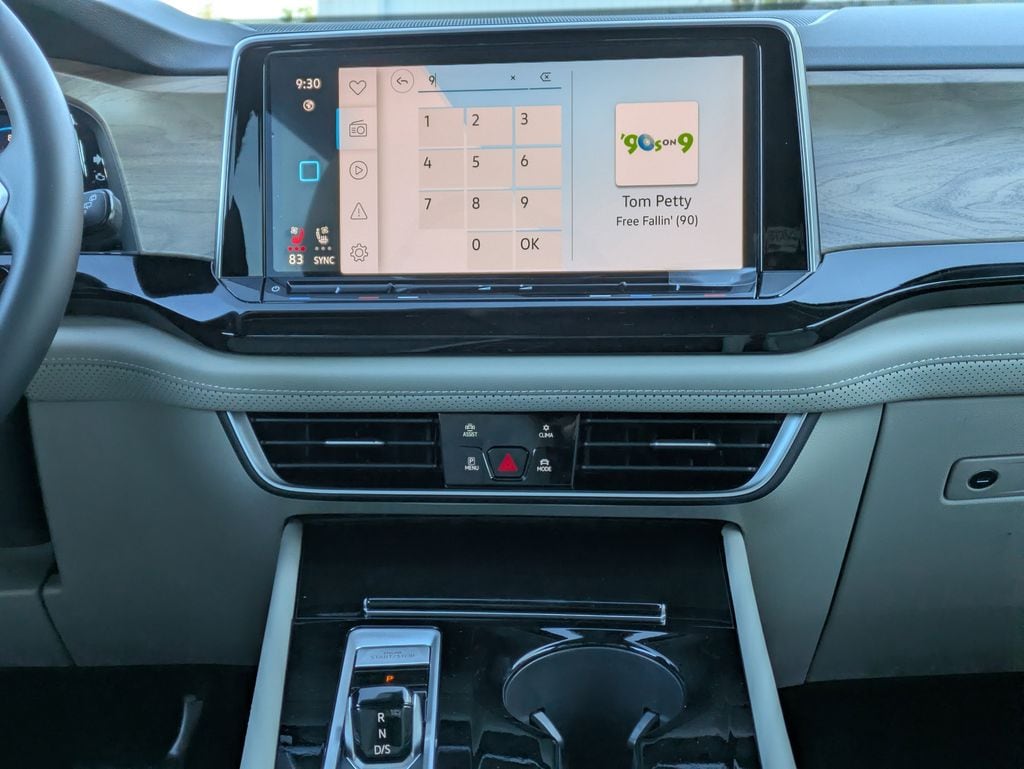 2026 Volkswagen Atlas SE w/Tech - Photo 23