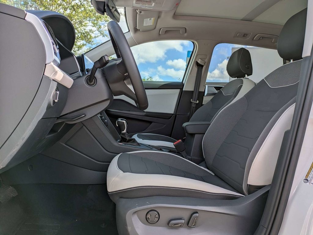 New 2026 Volkswagen Taos 1.5T SE SUV