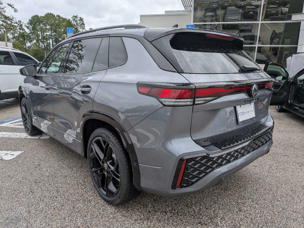 New 2026 Volkswagen Tiguan SE R-Line Black SUV