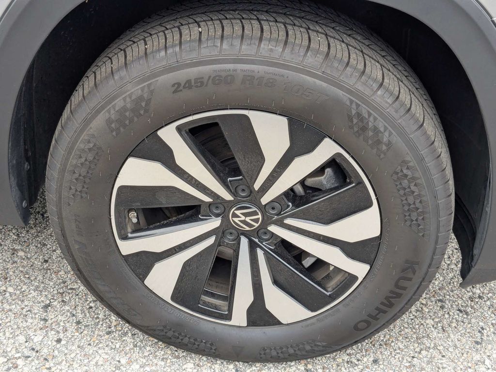 2026 Volkswagen Atlas SE - Photo 12