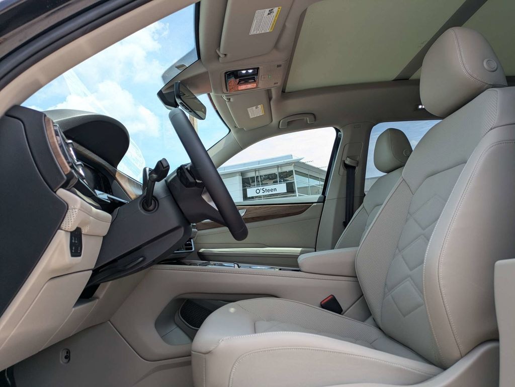 New 2026 Volkswagen Atlas SE w/Technology SUV