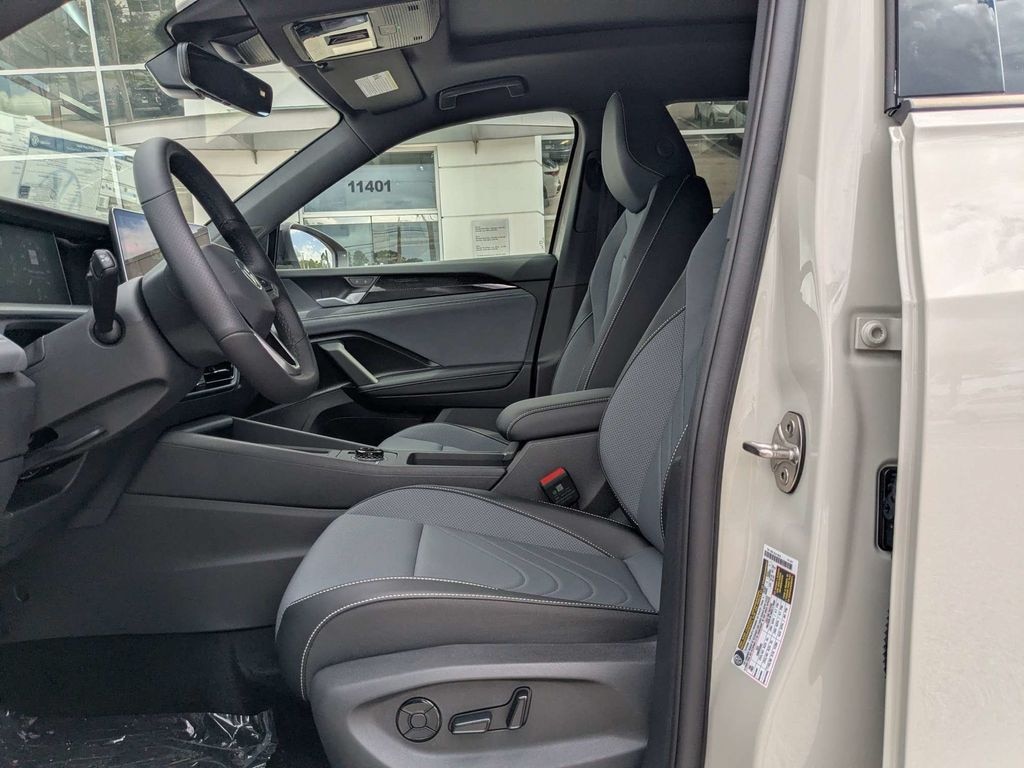 New 2026 Volkswagen Tiguan SE R-Line Black SUV