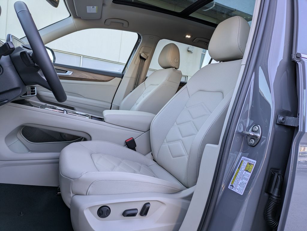 2026 Volkswagen Atlas SE w/Tech - Photo 2
