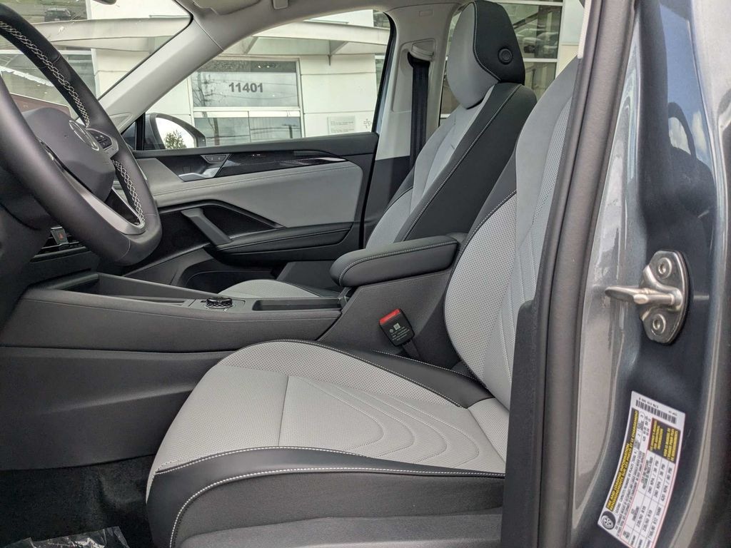 New 2026 Volkswagen Tiguan SE SUV