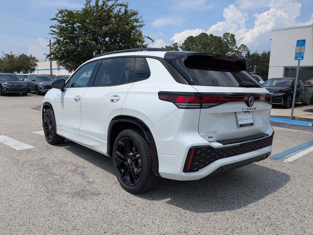 New 2026 Volkswagen Tiguan SE R-Line Black SUV