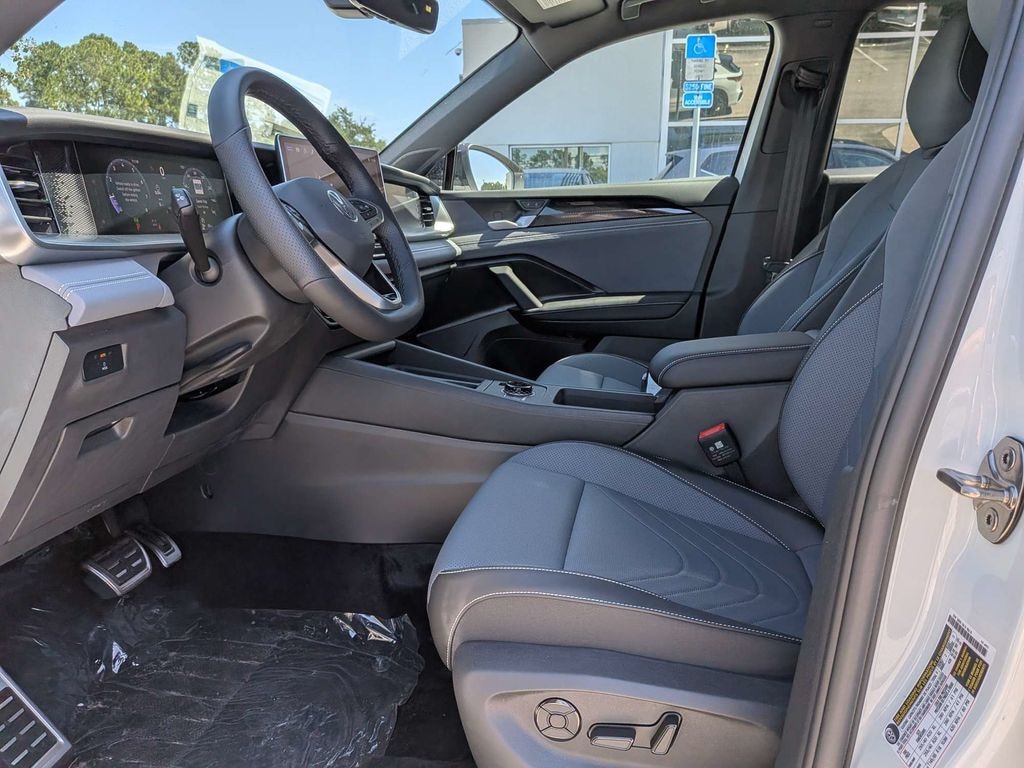 New 2026 Volkswagen Tiguan SE R-Line Black SUV