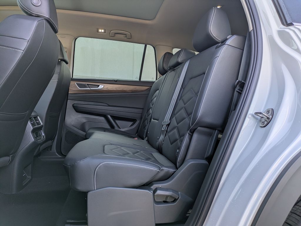 2026 Volkswagen Atlas SE w/Tech - Photo 16