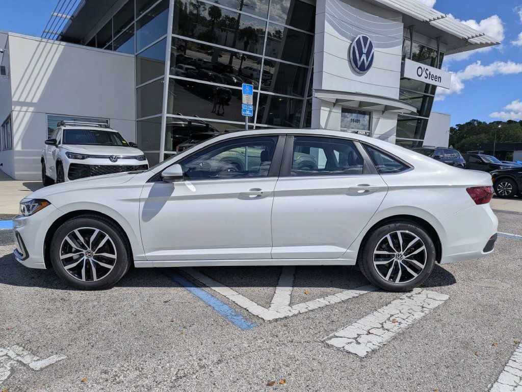 New 2027 Volkswagen Jetta 1.5T SE Sedan