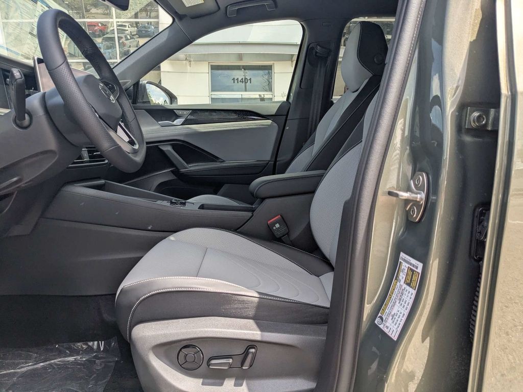 New 2026 Volkswagen Tiguan 2.0T SE R-Line Black SUV