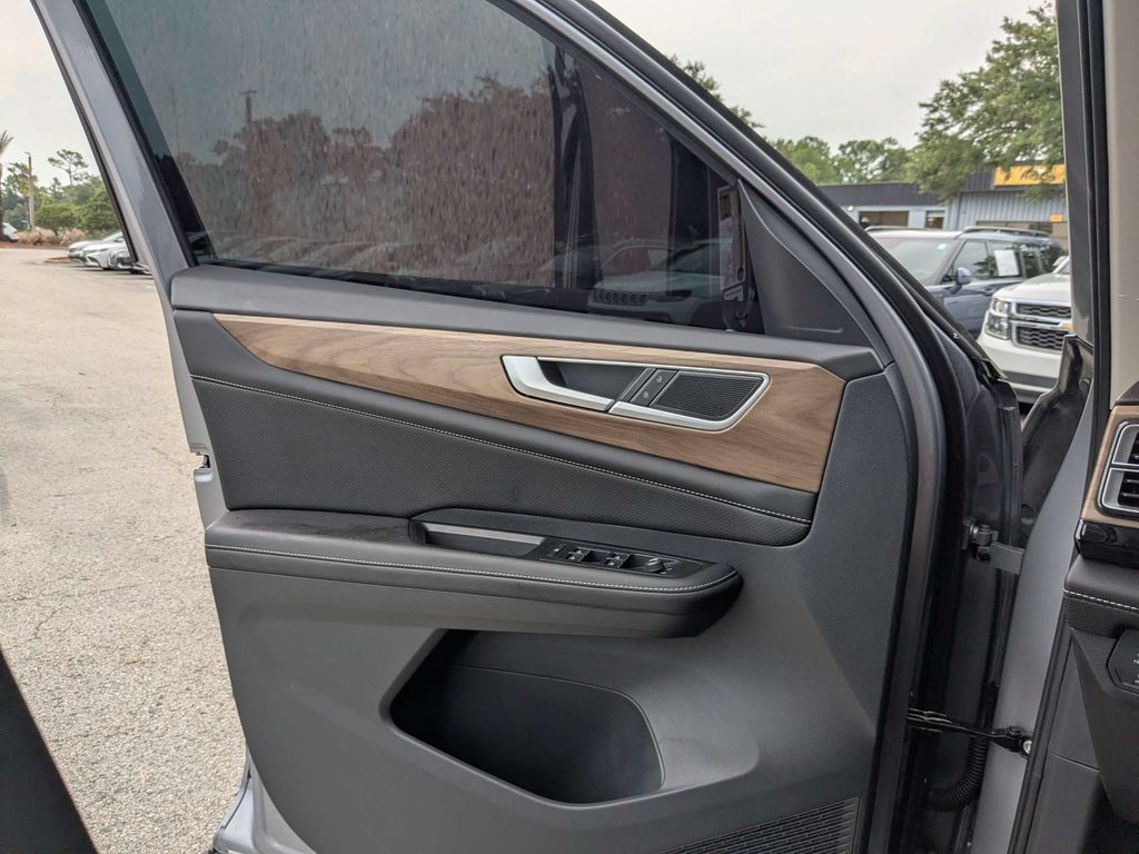 2026 Volkswagen Atlas SE - Photo 36