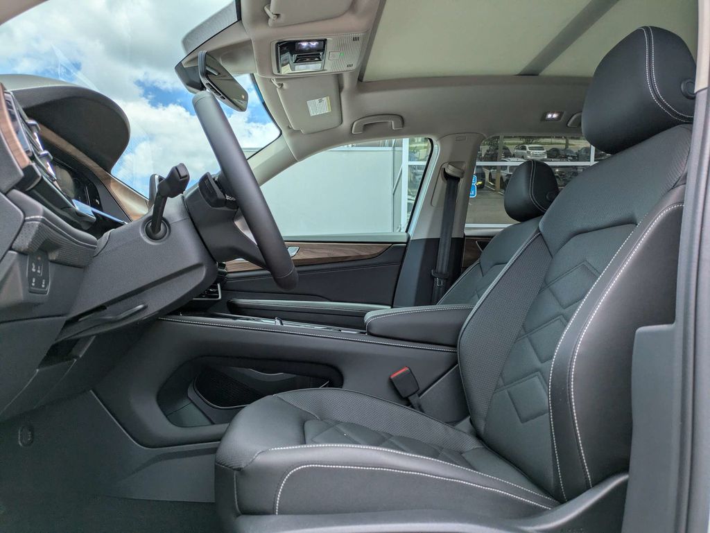 New 2026 Volkswagen Atlas SE w/Technology SUV