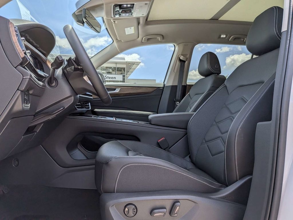 New 2026 Volkswagen Atlas SE w/Technology SUV