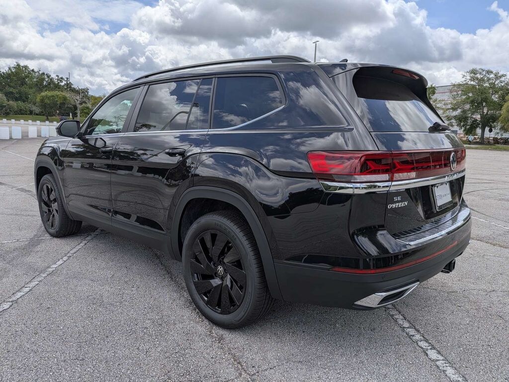 New 2026 Volkswagen Atlas SE w/Technology SUV
