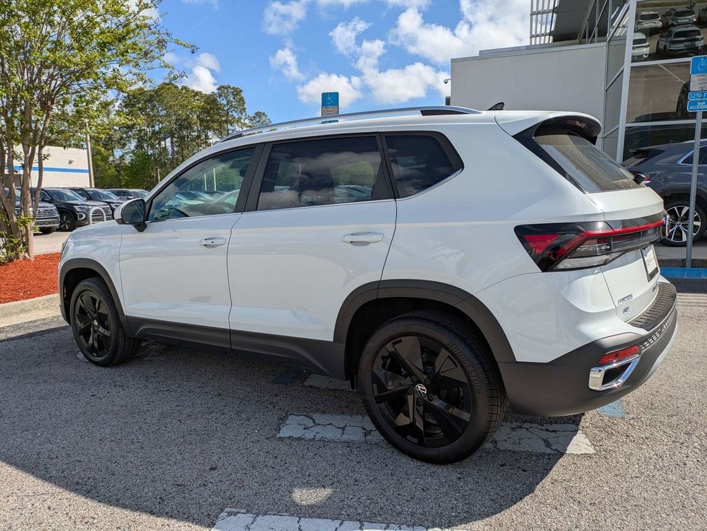 New 2026 Volkswagen Taos 1.5T SE SUV