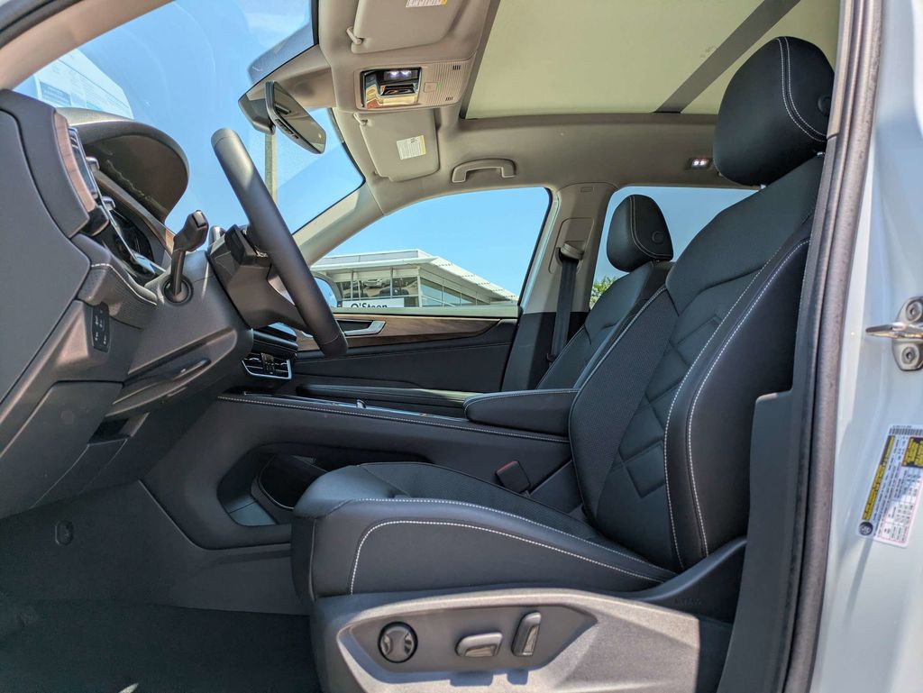New 2026 Volkswagen Atlas SE w/Technology SUV
