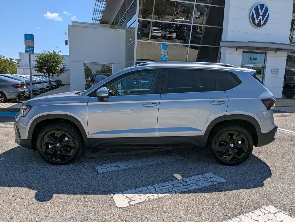 New 2026 Volkswagen Taos 1.5T SE SUV