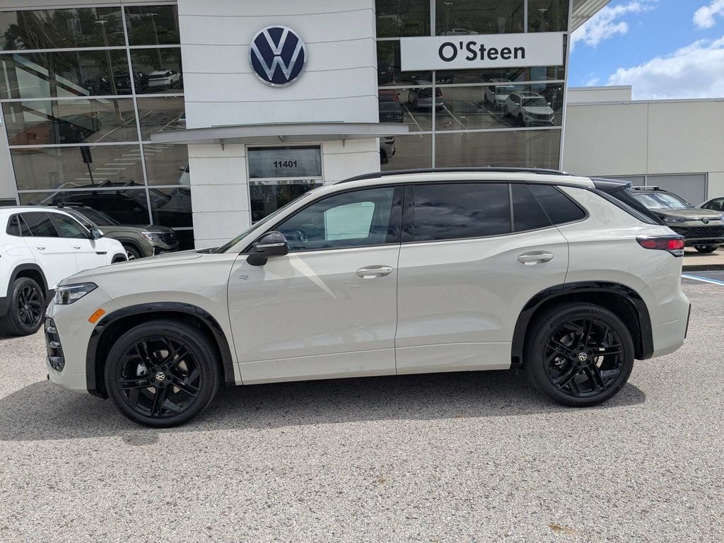 New 2026 Volkswagen Tiguan SE R-Line Black SUV