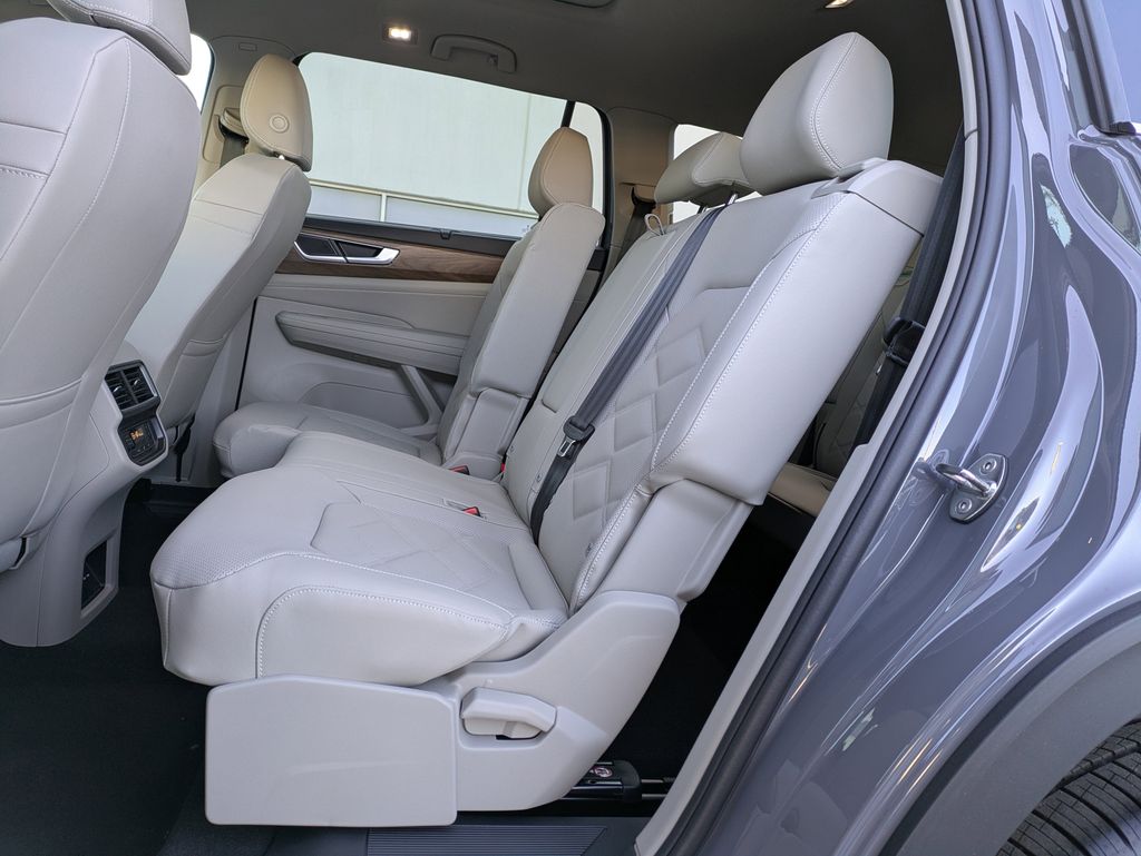 2026 Volkswagen Atlas SE w/Tech - Photo 16