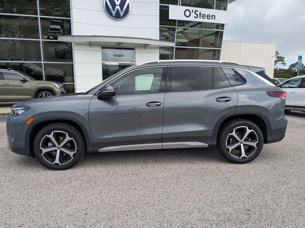 New 2026 Volkswagen Tiguan SE SUV
