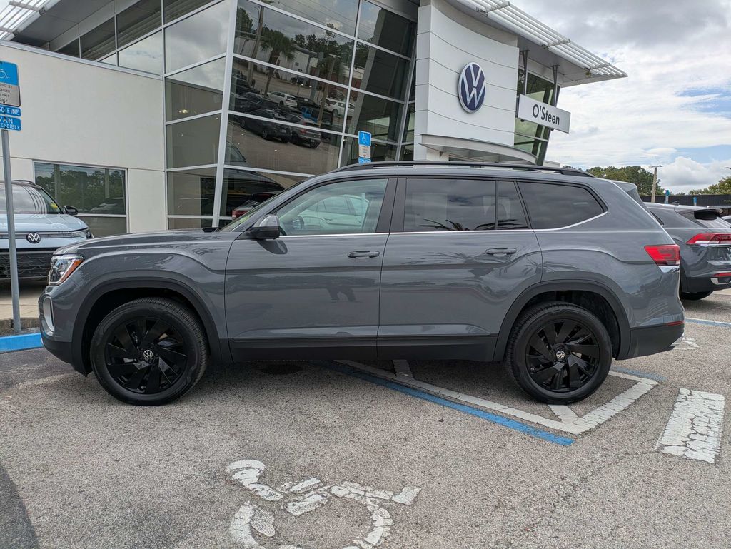 New 2026 Volkswagen Atlas SE w/Technology SUV
