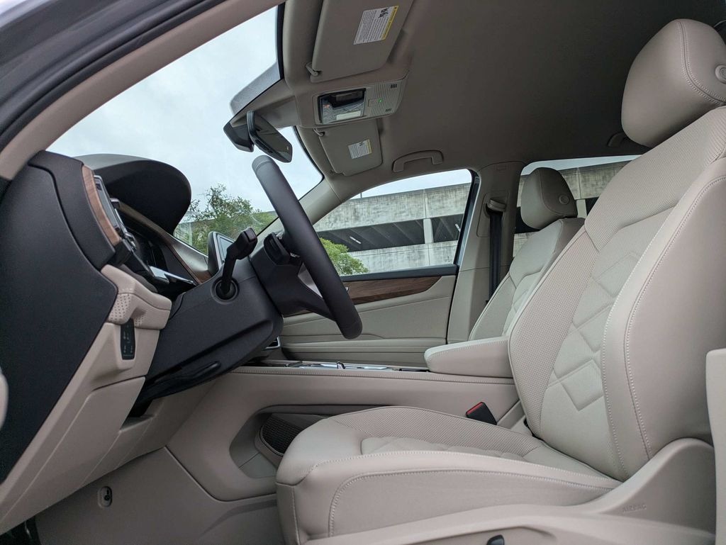 New 2026 Volkswagen Atlas SE w/Technology SUV