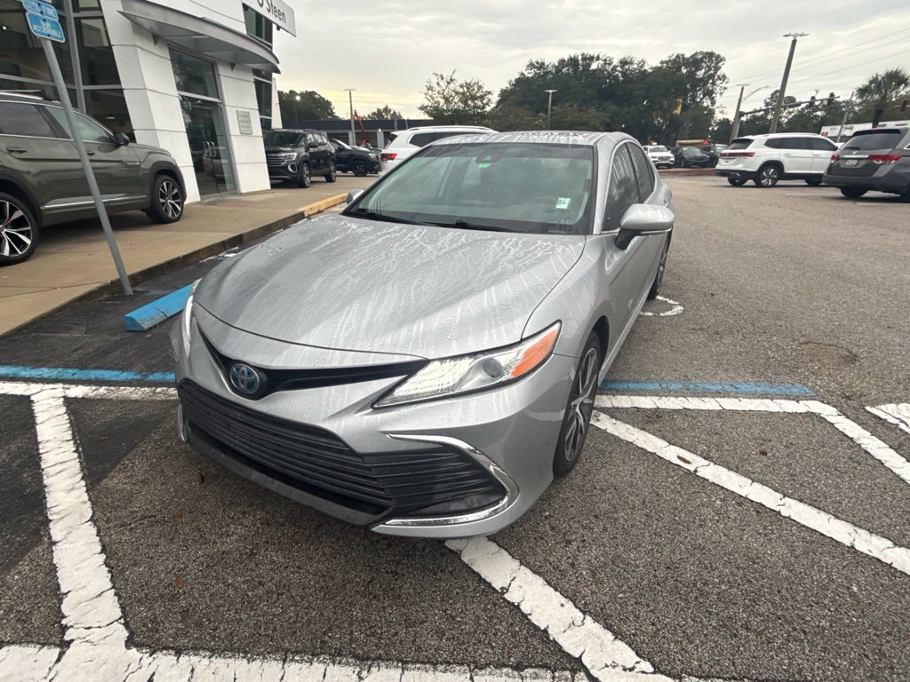 Used 2022 Toyota Camry Hybrid XLE Sedan