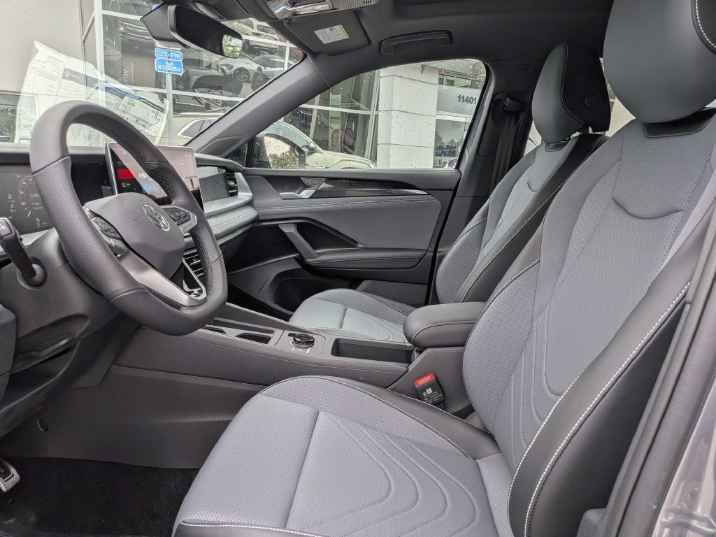 New 2026 Volkswagen Tiguan SE R-Line Black SUV