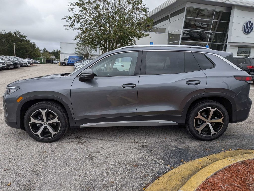 New 2026 Volkswagen Tiguan SE SUV