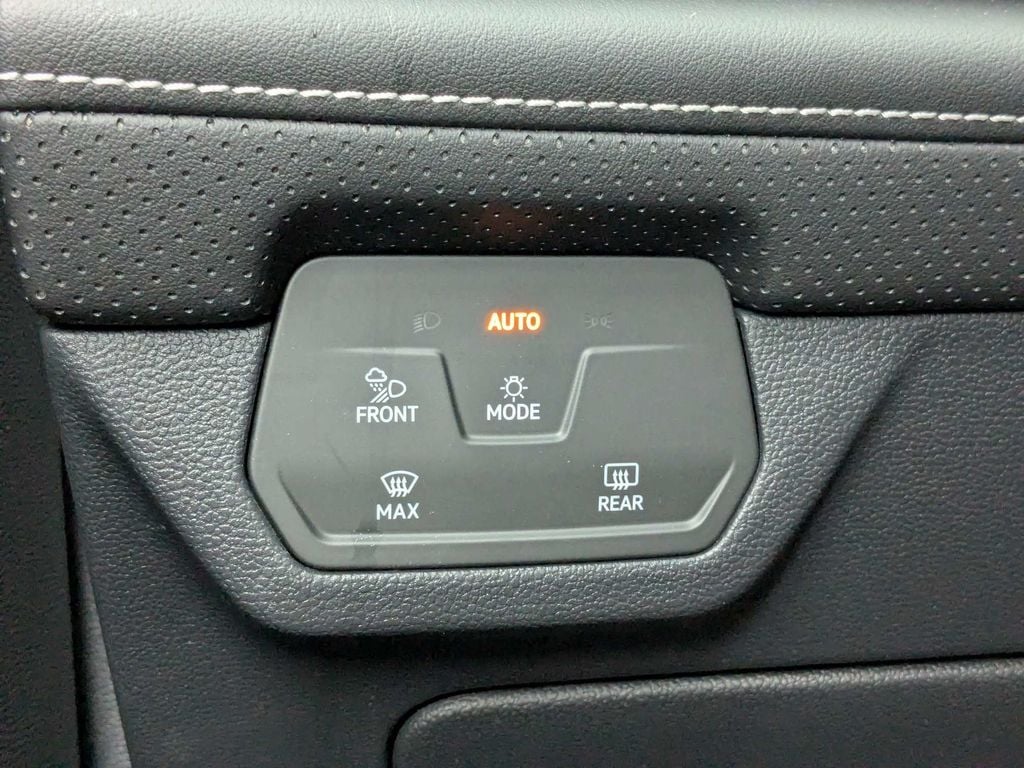 2026 Volkswagen Atlas SE - Photo 34